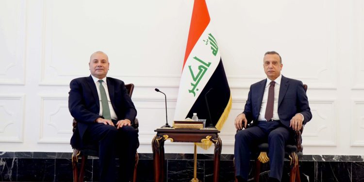 الكاظمي والعودات يبحثان سبل تسهيل التكامل الثنائي بين العراق والأردن
