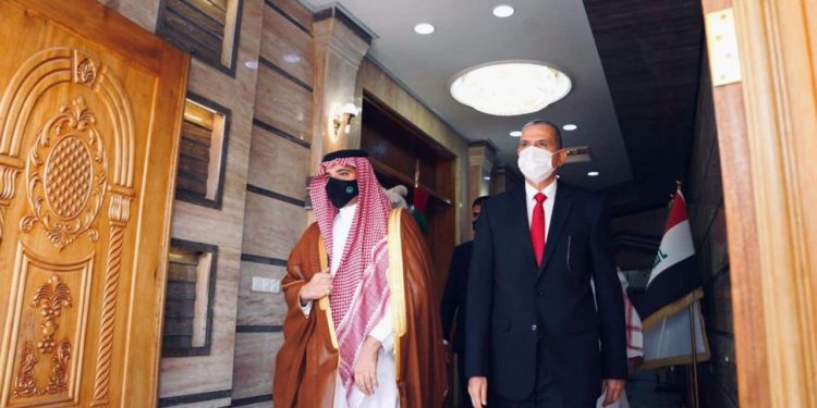 الغانمي يبحث مع نظيره السعودي التنسيق في مجال مكافحة المخدرات وأمن الحدود