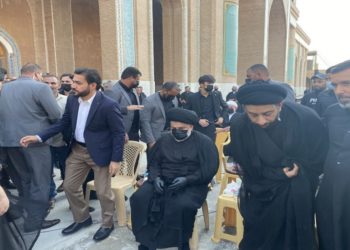 مقتدى الصدر يحضر عزاء المرجع محمد سعيد الحكيم