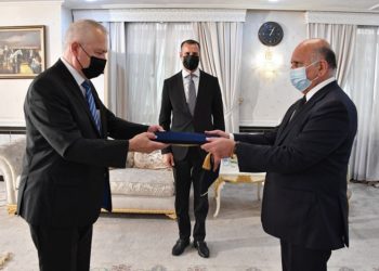 وزير الخارجيَّة يتسلـَّم نسخة من أوراق اعتماد السفير الجديد لــ (فنلندا)