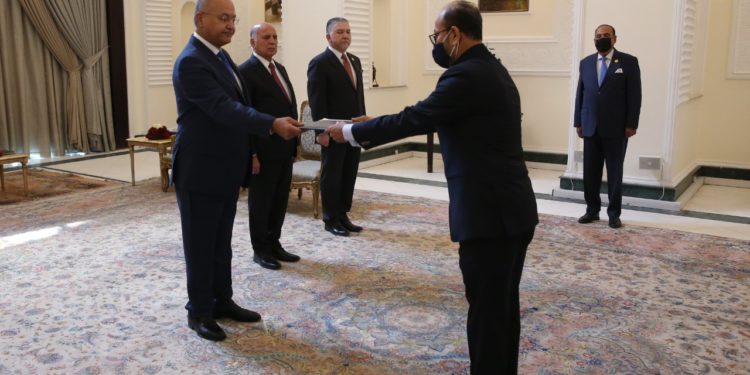 صالح .. علاقات العراق المتوازنة تدعم تخفيف توترات المنطقة