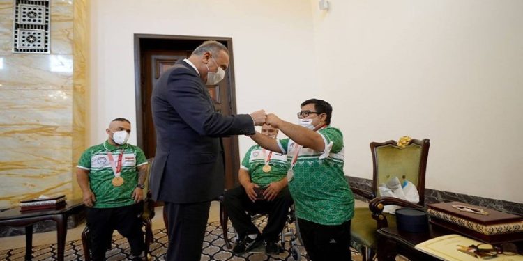 الكاظمي لأبطال العراق في “بارالمبياد طوكيو” .. سأعمل على بداية جديدة لحياتكم