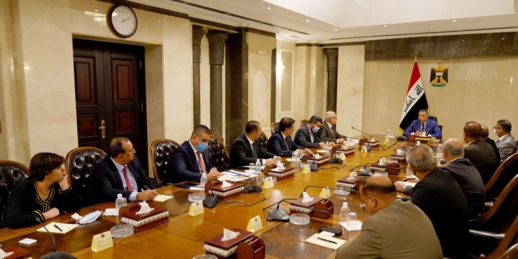 الكاظمي يوجه بوضع خطة شاملة لمكافحة الأمية