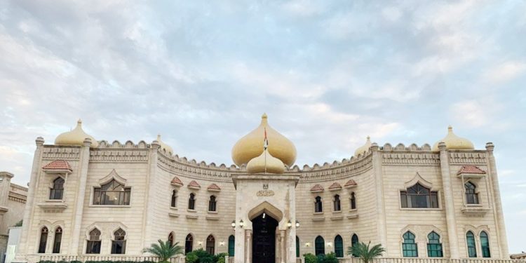 مستشار رئيس الجمهورية يعلن إنجاز جميع المقترحات الخاصة بتعديل الدستور