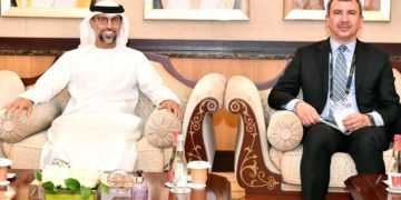 وزير النفط مع نظير الاماراتي يبحثون استثمار الغاز وزيادة الإنتاج والتسويق