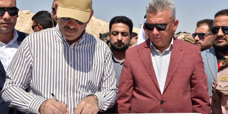 وضع حجر الأساس لجسر جديد في الأنبار