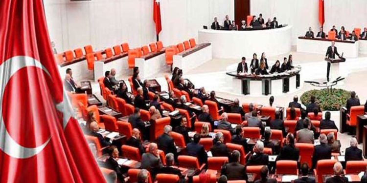 البرلمان التركي يصادق على تمديــــــــد نشر قوات في العراق لمدة عامين