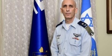 جنرال إسرائيلي يصرح في مقابلة مع صحيفة, يتوعد إيران بـ (حل عسكري)