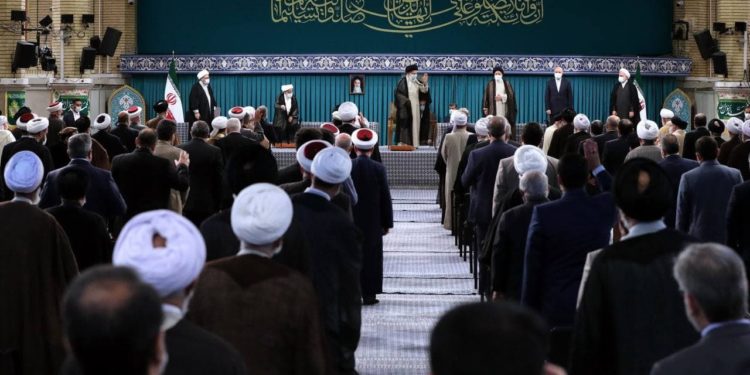 خامنئي .. مصطلحات (السنة والشيعة) دخلت القاموس الأمريكي + صور