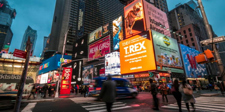 شركات معروفة اضطرت لتغيير اسمها ,, KFC لجأت لهذا الاختصار لتجنُّب السمعة السيئة