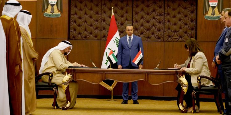 برعاية الكاظمي العراق والإمارات يوقعان عقد بناء 5 محطّات كهروشمسية لتوليد الطاقة