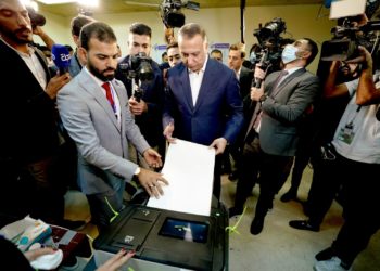 بالفيديو كلمةالكاظمي بعد تصويته خارج فندق الرشيد