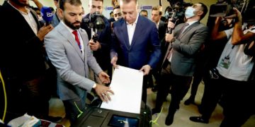 بالفيديو كلمةالكاظمي بعد تصويته خارج فندق الرشيد