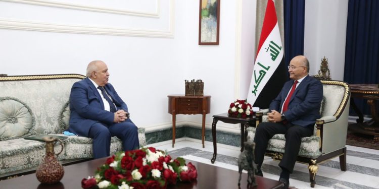 صالح .. ضرورة إنهاء التوترات والأزمات في المنطقة