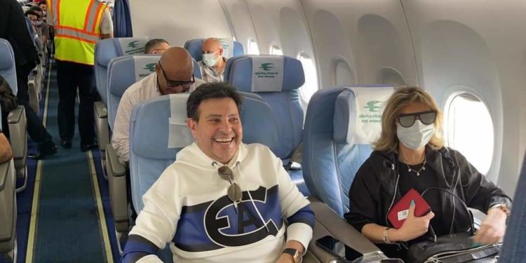 هاني شاكر متوجهاً الى بغداد للمشاركة في مهرجان بابل الدولي+ صور