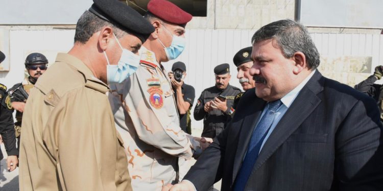 مستشار رئيس الوزراء يطلع على سير العملية الانتخابية في كربلاء