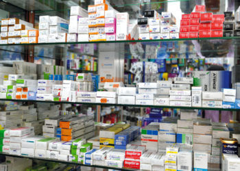 الهيـــــــتي .. لجان طبية تراقب أسعار الأدوية في الصيدليات