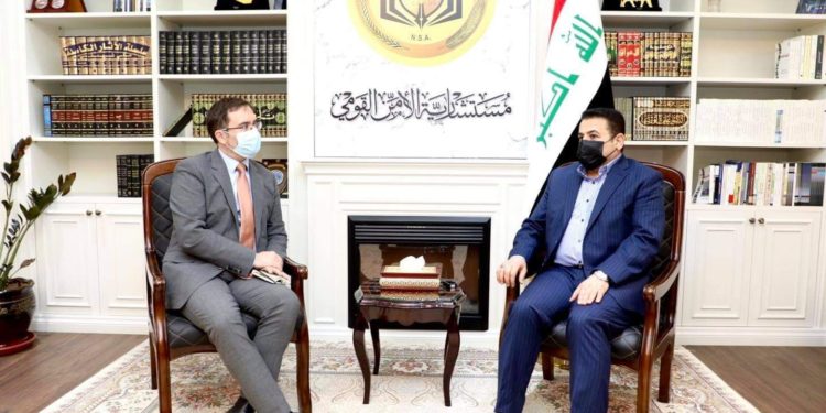 الاعرجي والسفير البريطاني يؤكدان اهمية “انجـــــاح” الانتخابات المقبلة