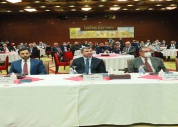 وزارة النفط تعلن اطلاق مشروع حفر (96 بئراً نفطيًا) في حقل غرب القرنة