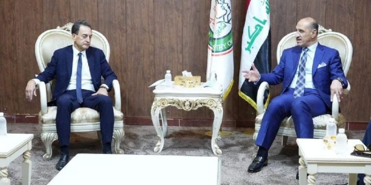 درجال يلتقي السفير الفرنسي