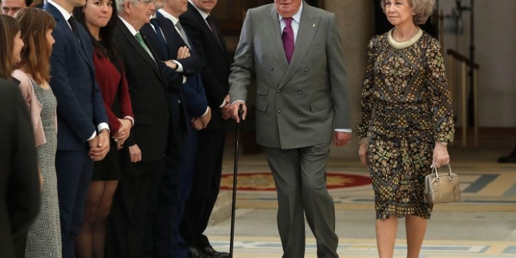 الاستخبارات الإسبانية حقنت الملك السابق بـ(هرمونات أنثوية) لكبح جماحه الجنسية