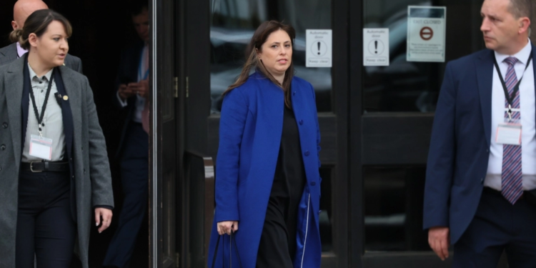 اتهامات لإيران بالوقوف خلف حادثة هروب (سفيرة إسرائيل) ببريطانيا