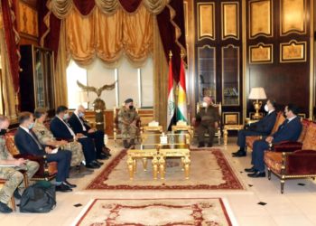 مسعود بارزاني يلتقي بمسؤول عسكري بريطاني كبير
