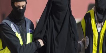 بريطانية (داعشية) تطلب محاكمتها في المملكة المتحدة