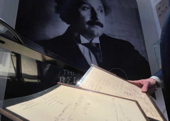 بيع مخطوطة نادرة لأينشتاين عن “النظرية النسبية” .. بسعر قياسي