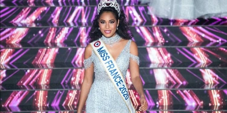 إصابة إحدى المشاركات بمسابقة “ملكة جمال الكون” بكورونا