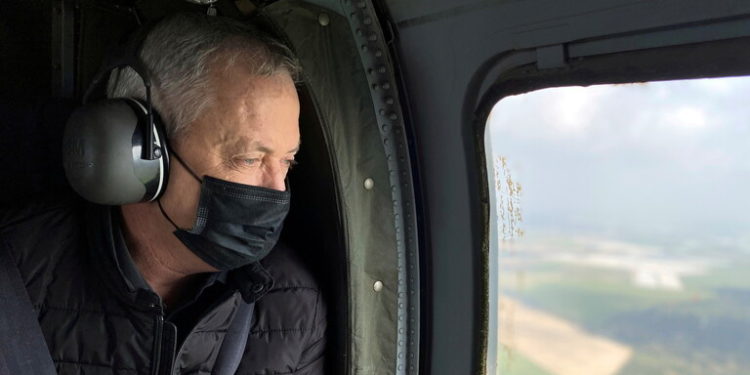 غانتس .. إيران حاولت نقل (مواد متفجرة) من سوريا بمسيرات وتتحرك خارج منطقة الشرق الأوسط