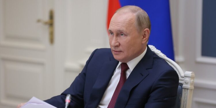 وصفة مثلى للعالم “لمحاربة كوفيد” يقدمها بوتين