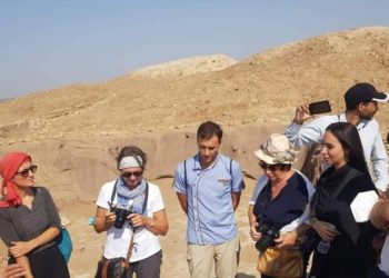 بالصور وفد سياحي إيطالي يزور مدينتي (أور وكرسو) الآثاريتين