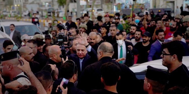 الكاظمي يدعو إلى إطلاق حملة لإعادة إعمار مدينة الصدر