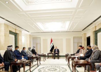 الكاظمي يلتقي عوائل ضحايا حادثة قرية الرشاد + صور + فيديو