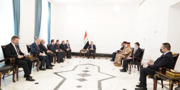 الكاظمي يستقبل مبعوث الرئيس الروسي