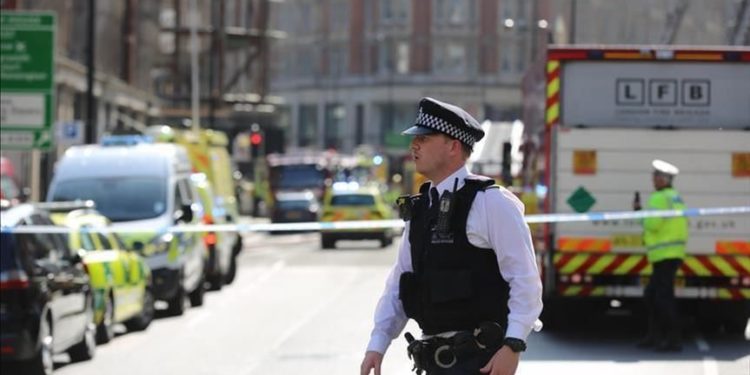 ضبط عصابة استولت على (26 مليون جنيه) إسترليني في بريطانيا