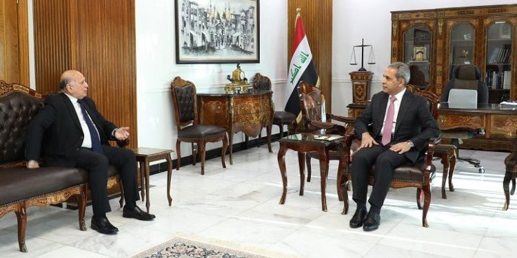 فائق زيدان يبحث مع وزير الخارجية مذكرات التفاهم بين (القضاء العراقي والقضاء في عدد من الدول)