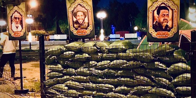 نصب حواجز ترابية امام المنطقة الخضراء قرب الجسـر المعلق