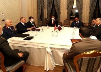 تركيا وقطر تبحثان مسائل دفاعية وأمنية