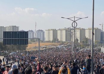 تحضيرات لوقفة في ساحة التحرير “تضامناً” مع طلبة السليمانية