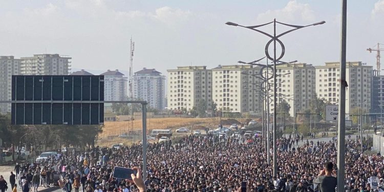 تحضيرات لوقفة في ساحة التحرير “تضامناً” مع طلبة السليمانية