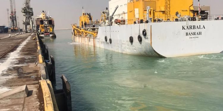 انجاز حفر مايقارب (مليون و سبعمئة الف متر مكعب) في القنوات الملاحية لموانئ العراق