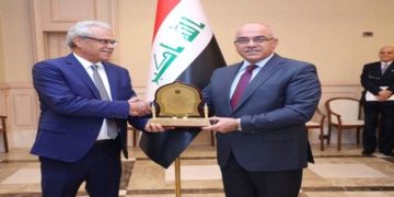 وزير التعليم .. الكفاءات العراقية الأكاديمية والعلمية تمكنت من إزالة ومعالجة (التلوث الاشعاعي) في البصرة