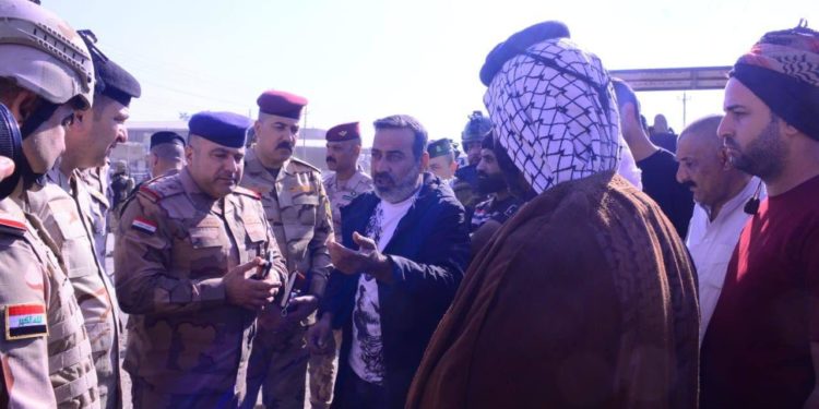 قائد عمليات بغداد يتجول في مدينة الصدر + صور