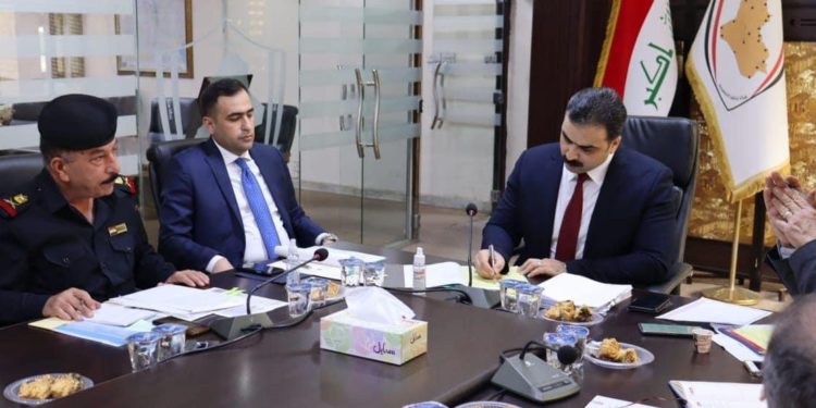 الوائلي يجتمع ويبحث موضوع (نقل ساحات التبادل التجاري مع إيران) وتشغيل الأيدي العاملة