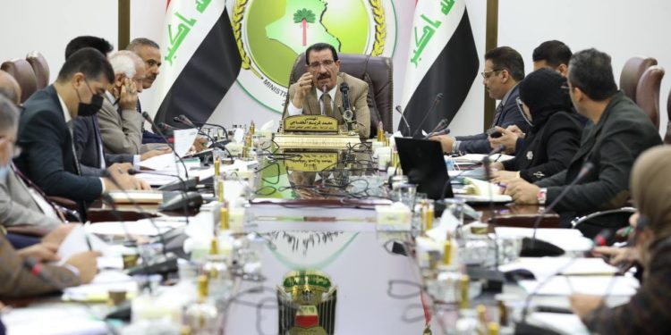 التجارة تتوعد المتلاعبين باسعار الطحين