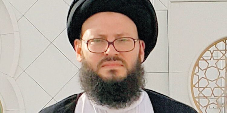 منح المفكر اللبناني (محمد الحسيني) الجنسية السعودية