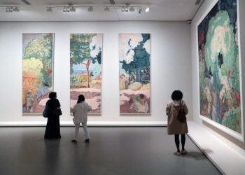 الفن يخفف التوتر الروسي الغربي في باريس