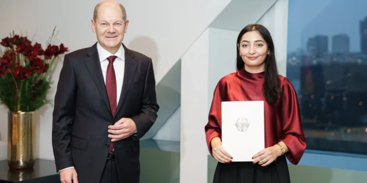 احتفاء على مواقع التواصل الاجتماعي بـــأول (وزيرة ألمانية من أصول عراقية)